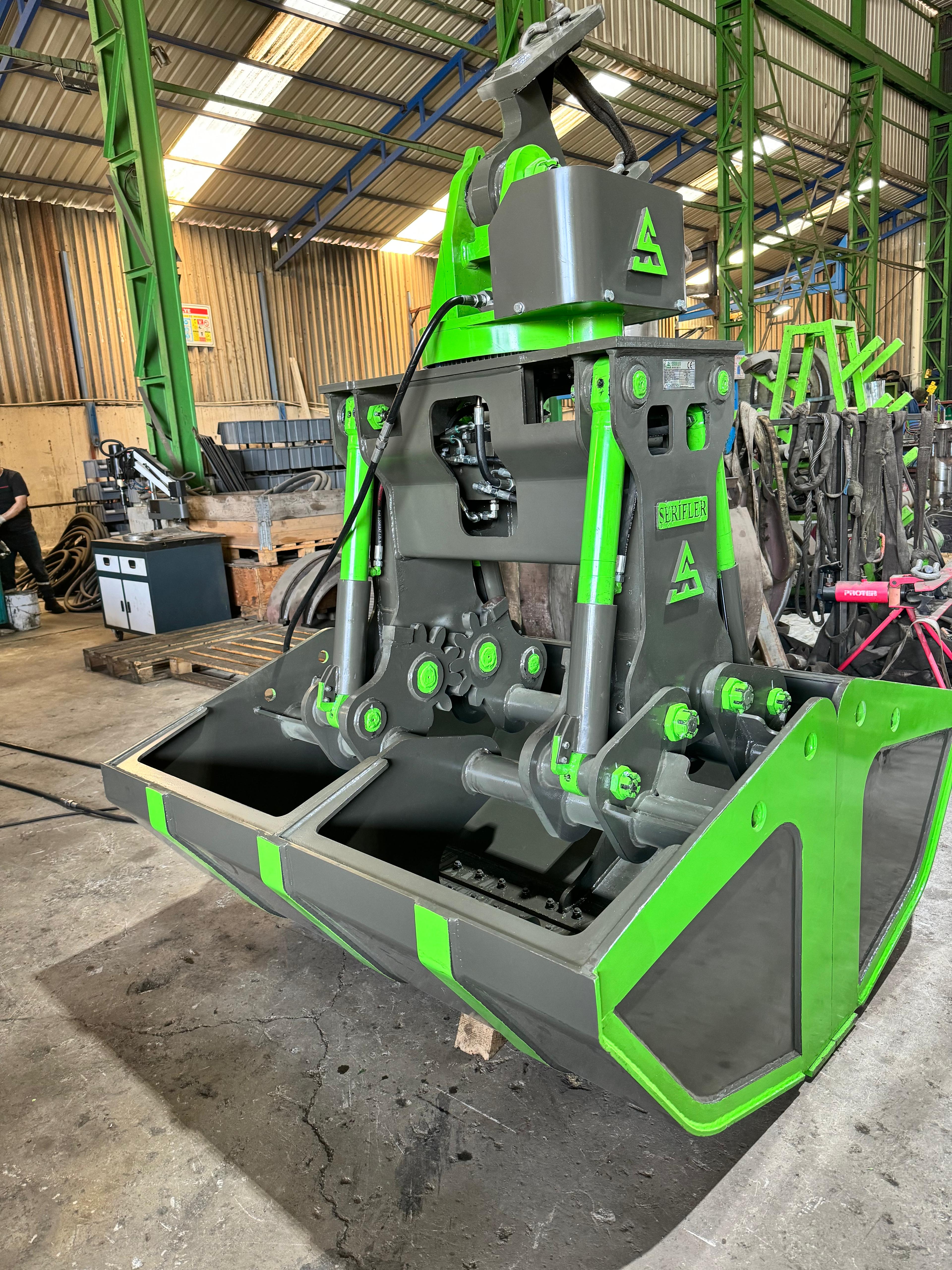 15-18 m³ İki Ağızlı Döner Başlıklı Hidrolik Kapma 