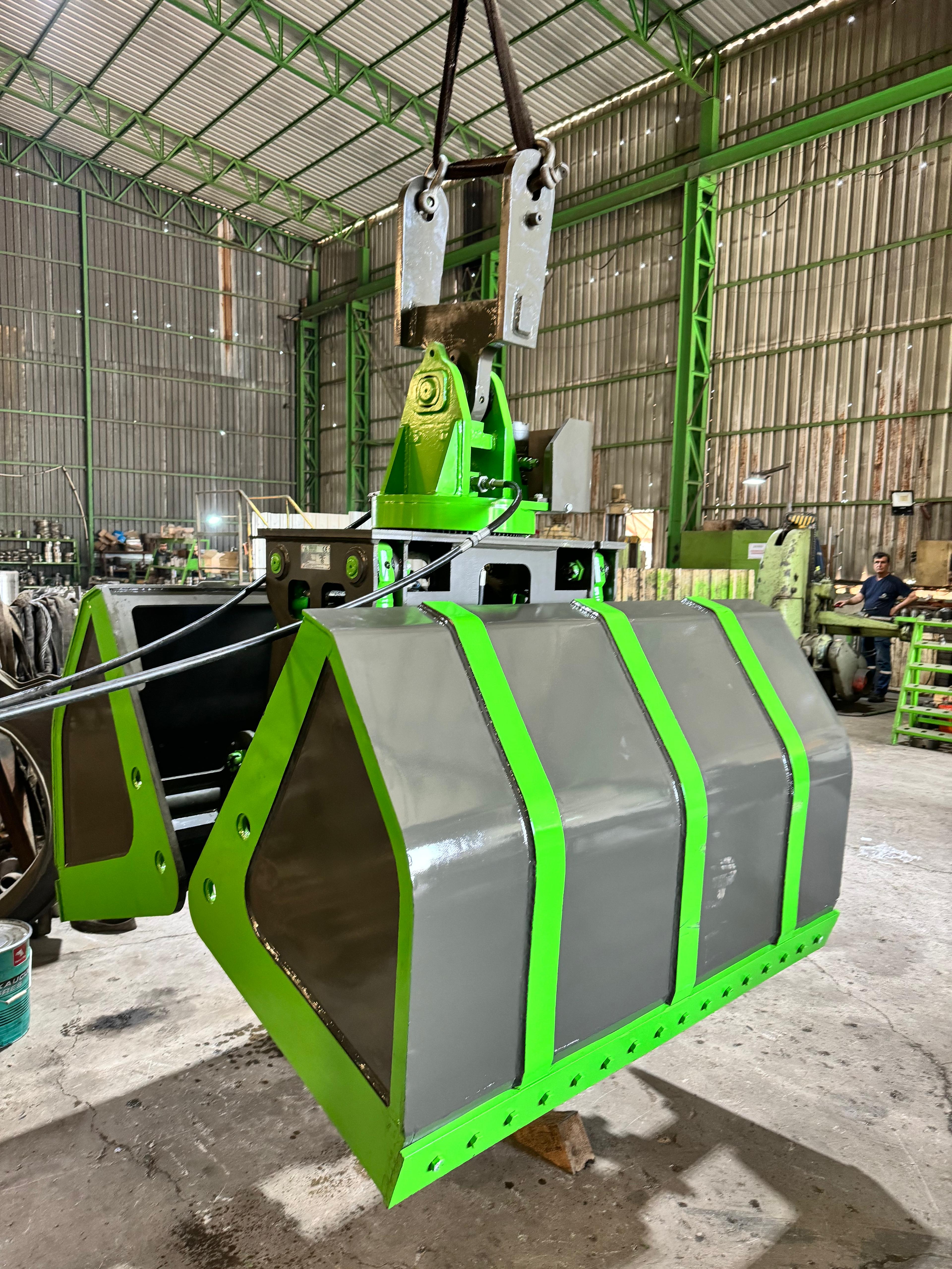 2.5 m³ İki Ağızlı Döner Başlıklı Hidrolik Kapma 