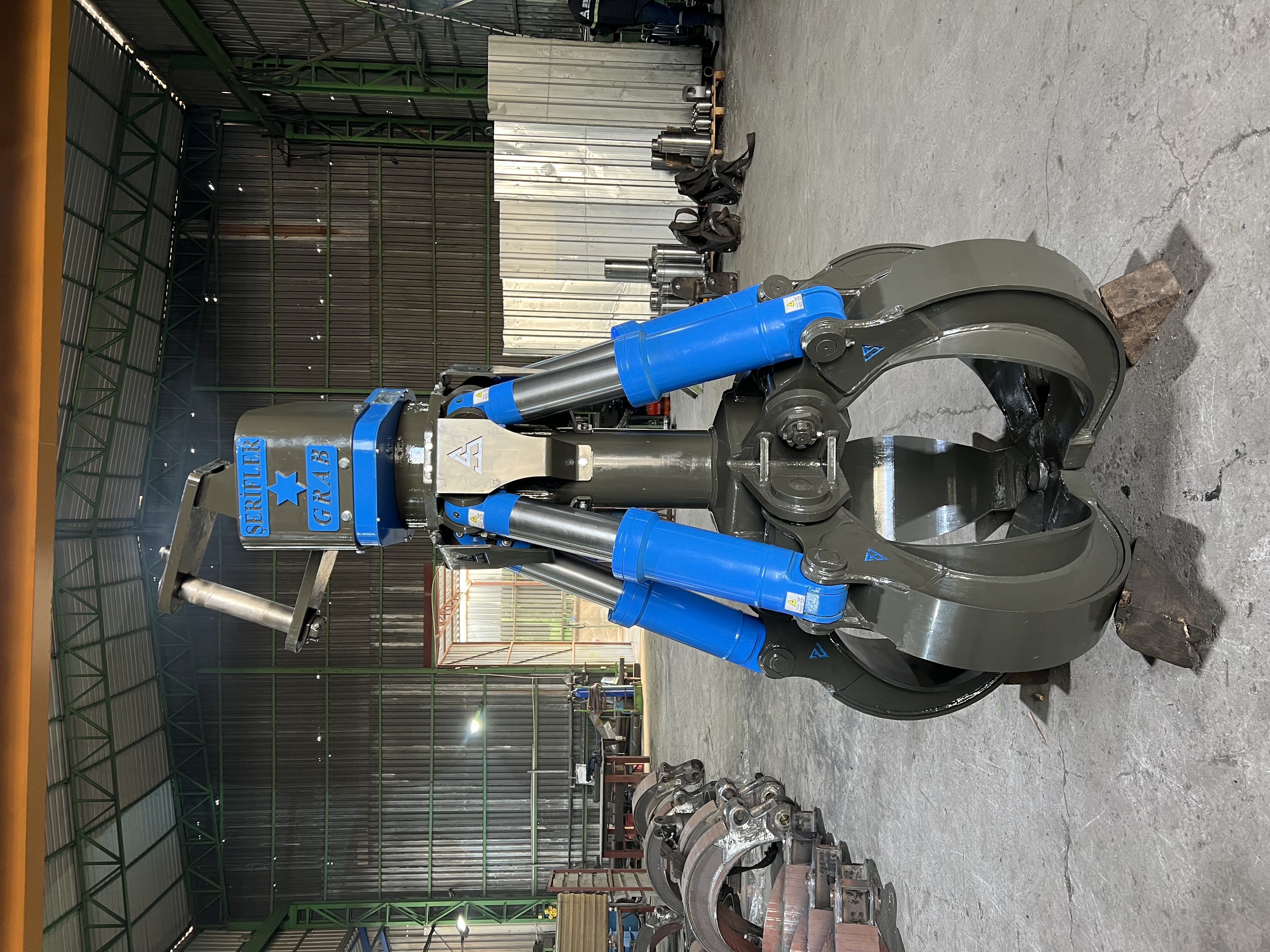 1 m³ 5 Bacaklı Döner Başlıklı Hurda Polip 