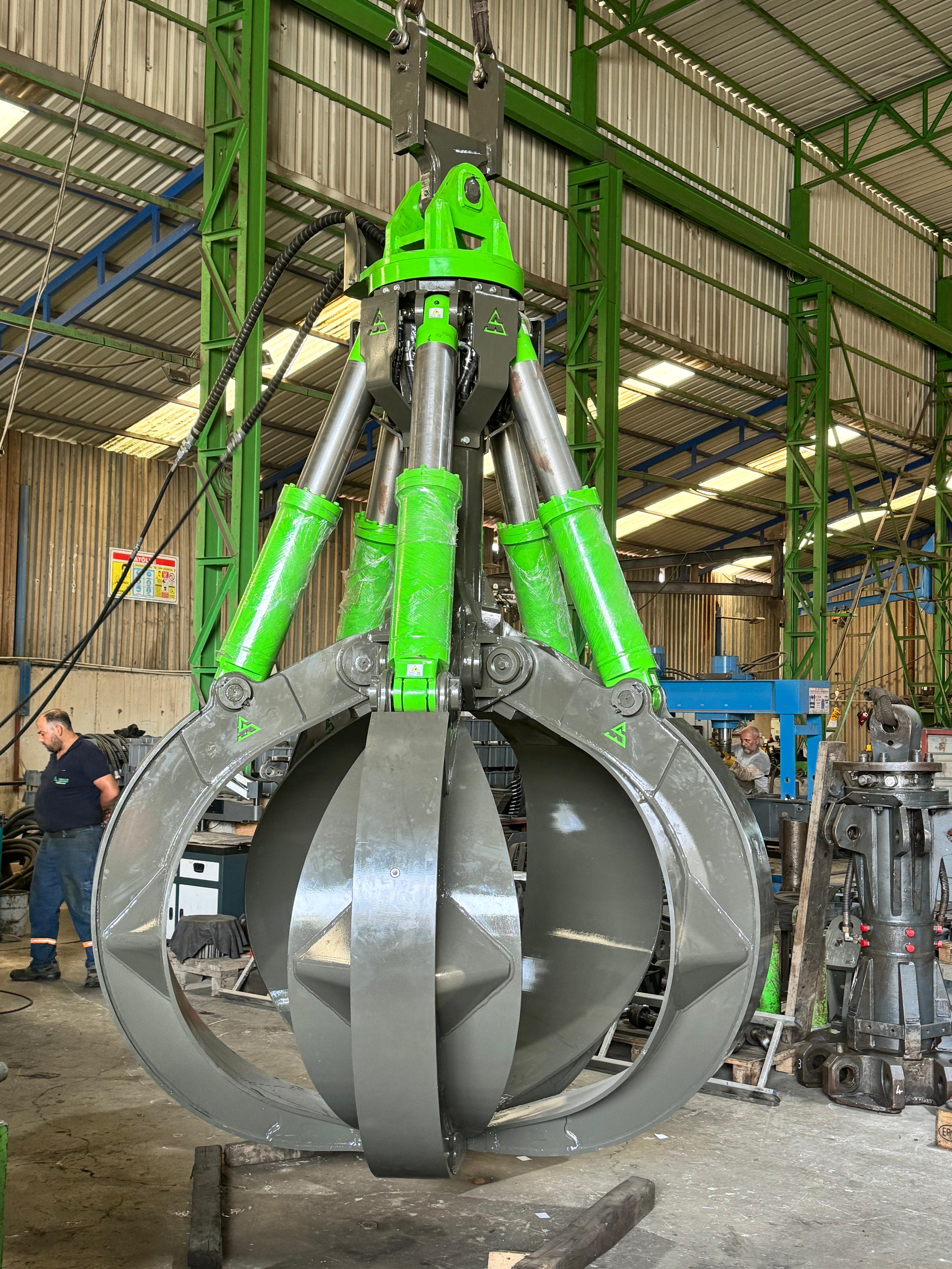 1.25 m³ 5 Bacaklı Döner Başlıklı Hurda Polip 