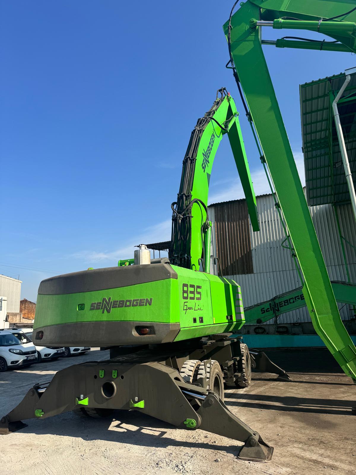 SENNEBOGEN 2009 MODEL 835M