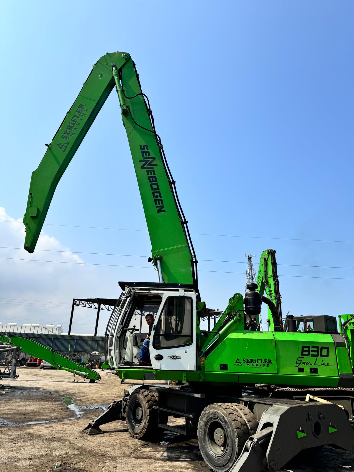 SENNEBOGEN 2011 MODEL 830M